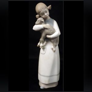 LLADRO rare Little Girl with Lamb #1010 AUTHENTIC matte finish 1969 retired 1989